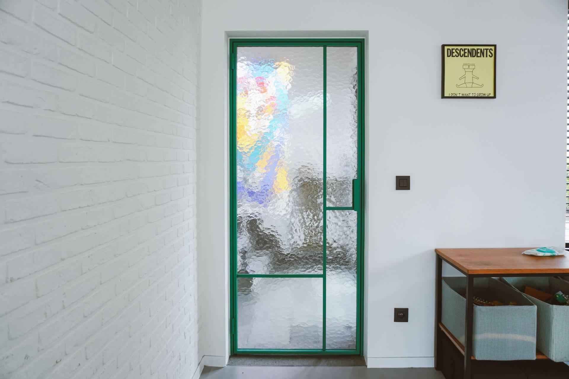 Puerta de acero asimétrica doble con revestimiento supranodic y rejilla curva